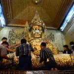 Buddha Statue in der Mahamoni Pagode